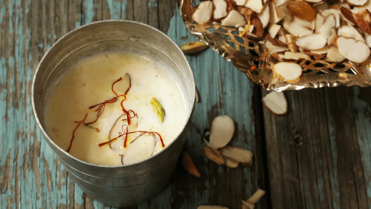 How to Make Saffron Milk at Home: 7 Easy Recipes for Health & Beauty (2025)