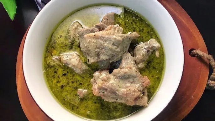 Kashmiri Yakhni Lamb Curry: Exquisite Saffron-Infused Yogurt Broth